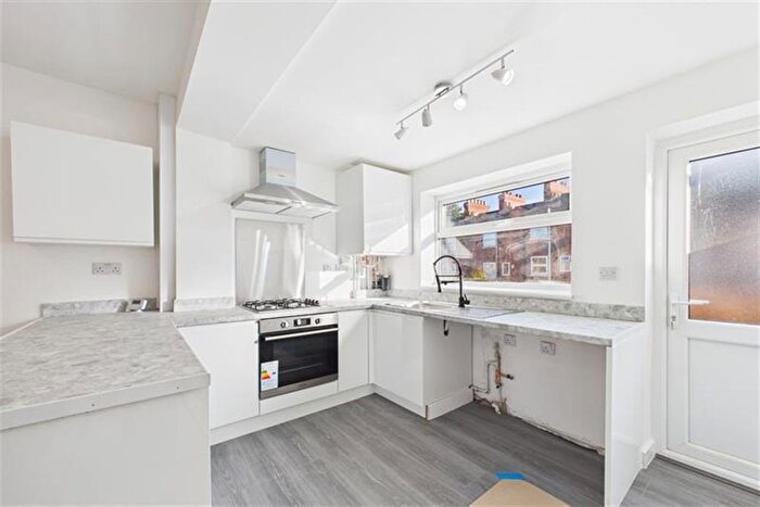 3 Bedroom Terraced House To Rent In Portland Road, Nottingham, NG7