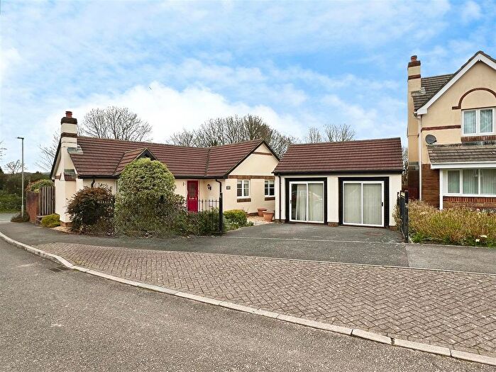 3 Bedroom Detached Bungalow For Sale In Halletts Way, Axminster, EX13