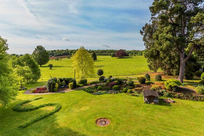 1 Bedroom Flat To Rent In The Street, Compton, Guildford, GU3