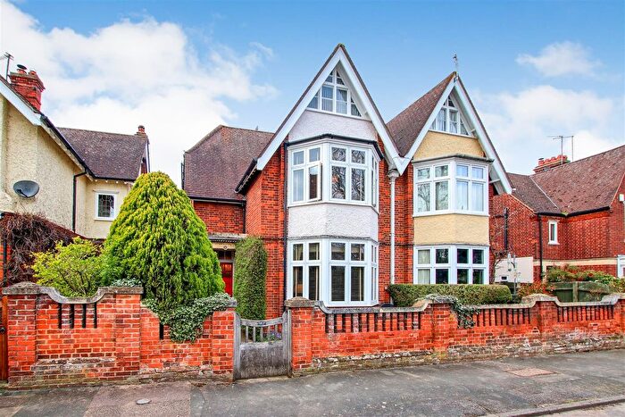 5 Bedroom Semi Detached House For Sale In Crockfords Road, Newmarket, CB8