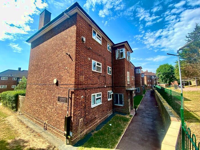 1 Bedroom Flat To Rent In Lodden House, Leamington Close, Romford, RM3