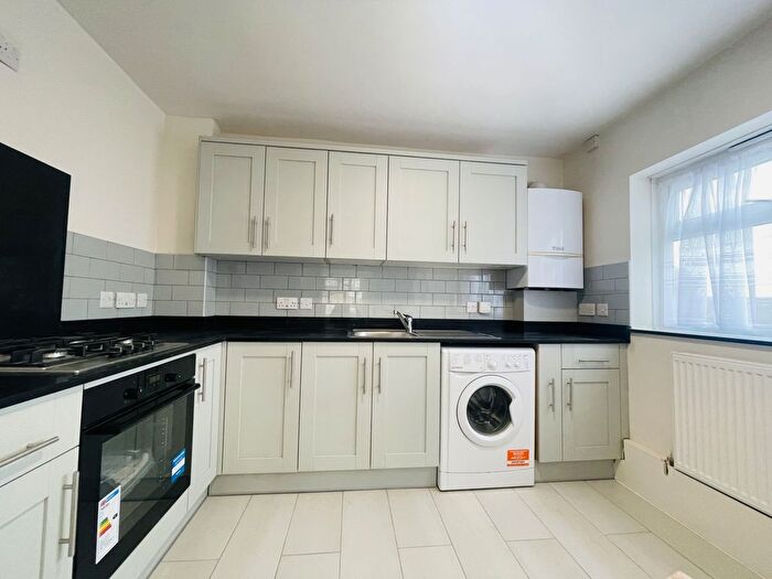 1 Bedroom Flat To Rent In Napier Road, East Ham, E6