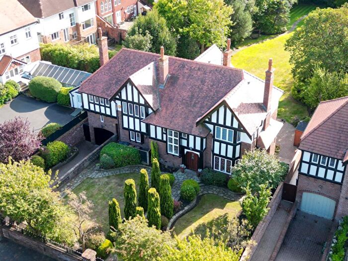 5 Bedroom Detached House To Rent In Golf Open - Grosvenor Road, Birkdale, Southport - Sleeps - Min Walk To Birkdale Golf Course, PR8