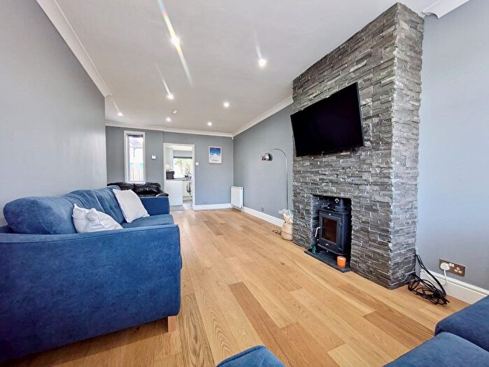 2 Bedroom Terraced House To Rent In Howard Avenue, Bexley, Kent, DA5