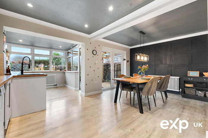 4 Bedroom Detached House For Sale In Kingsley Avenue, Mansfield Woodhouse, NG19