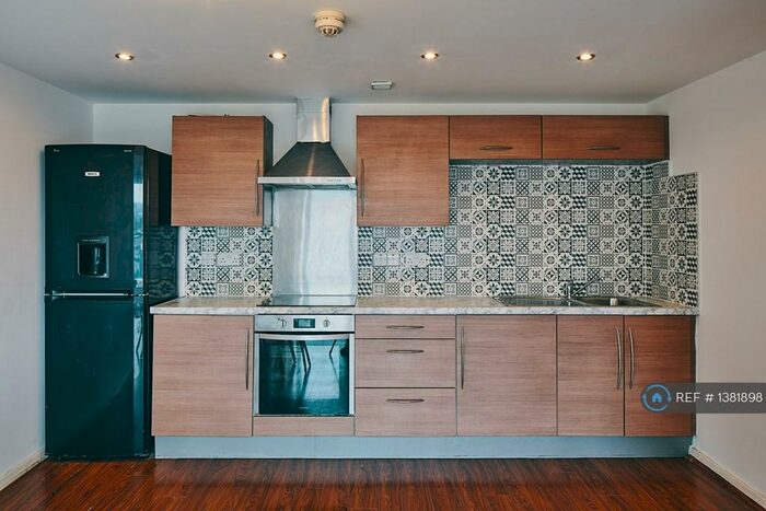 2 Bedroom Flat To Rent In The Vibe, Salford, M7