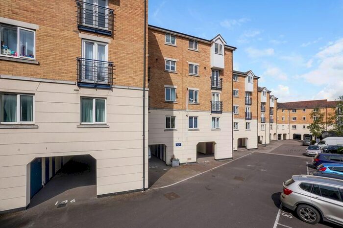 2 Bedroom Flat To Rent In Keating Close, Borstal, Rochester, ME1