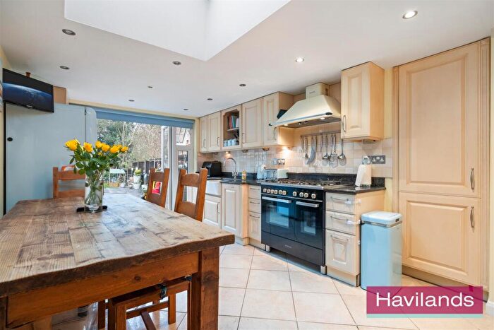2 Bedroom Terraced House For Sale In Avenue Road, London, N14