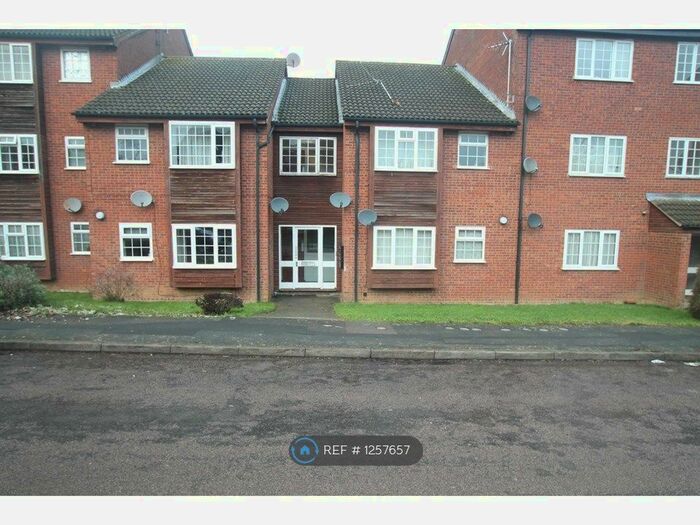 Studio To Rent In St. Peters Close, Daventry NN11