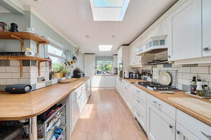 4 Bedroom Semi-Detached House For Sale In Cobham Road, Fetcham, KT22