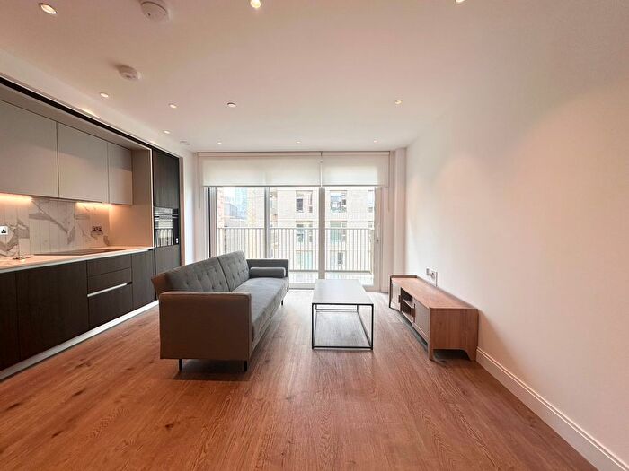 2 Bedroom Flat To Rent In Gasholder Place, London, SE11