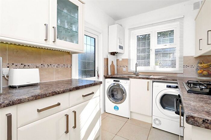 3 Bedroom Flat To Rent In Leicester House, Watts Road, Thames Ditton, KT7