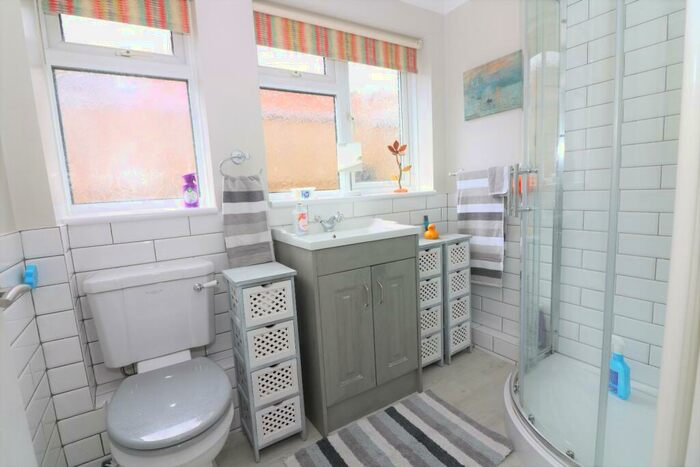 2 Bedroom Semi-Detached Bungalow For Sale In The Street, Woodnesborough, CT13