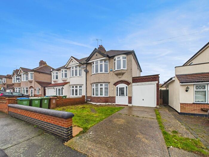 3 Bedroom Semi Detached House For Sale In Welling, Kent, DA16