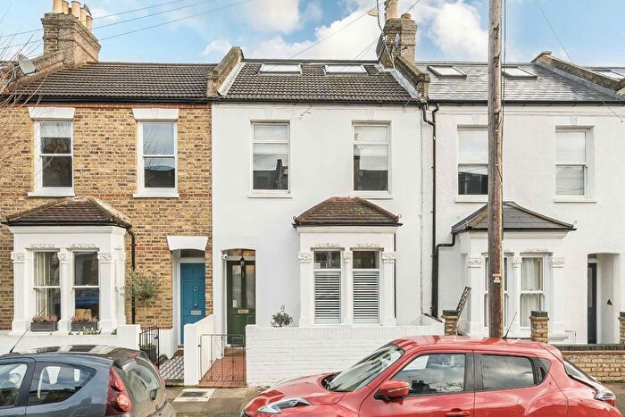 4 Bedroom Property To Rent In Squarey Street, London, SW17