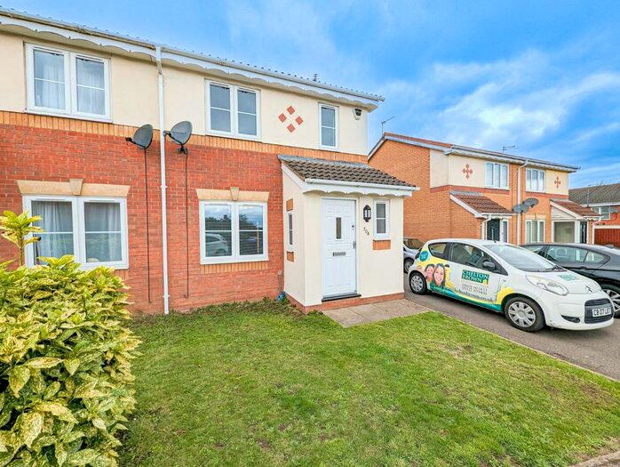 3 Bedroom Semi-Detached House To Rent In Lauderdale Avenue, Northampton, NN4