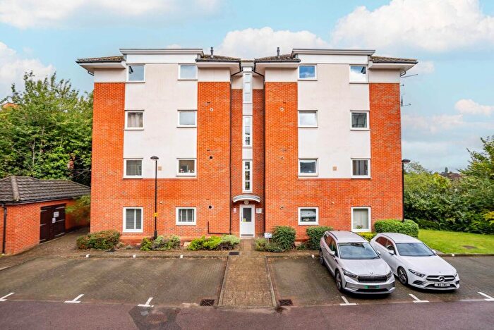 2 Bedroom Apartment To Rent In Bakers Close, St. Albans, Hertfordshire, AL1
