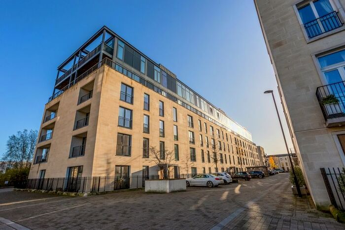 3 Bedroom Flat To Rent In Longmead Terrace, Bath, BA2