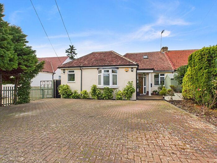 4 Bedroom Semi Detached House For Sale In Coppermill Road, Wraysbury, Berkshire, TW19