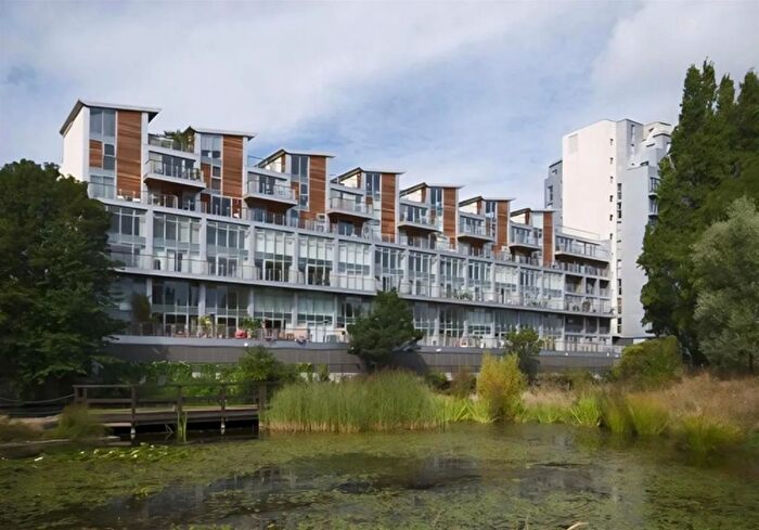 1 Bedroom Flat To Rent In Palmers Road, London, E2