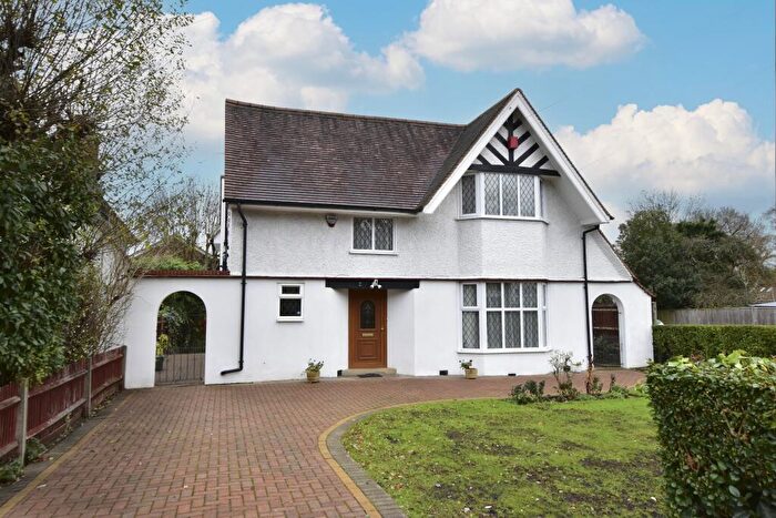 5 Bedroom Detached House For Sale In Kewferry Road, Northwood, HA6