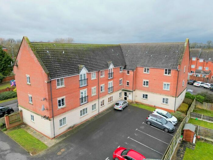 2 Bedroom Flat To Rent In Lakeview Court, Lakeview Chase, Hamilton, Leicester, LE5