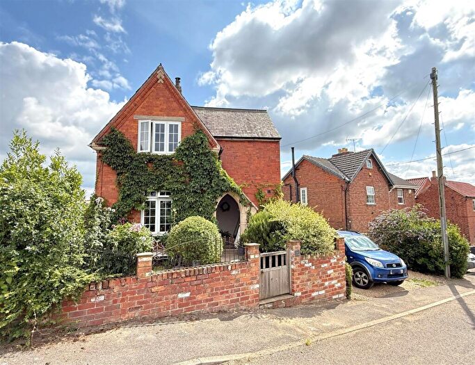 3 Bedroom Detached House For Sale In Barrowby Vale, Barrowby, NG32