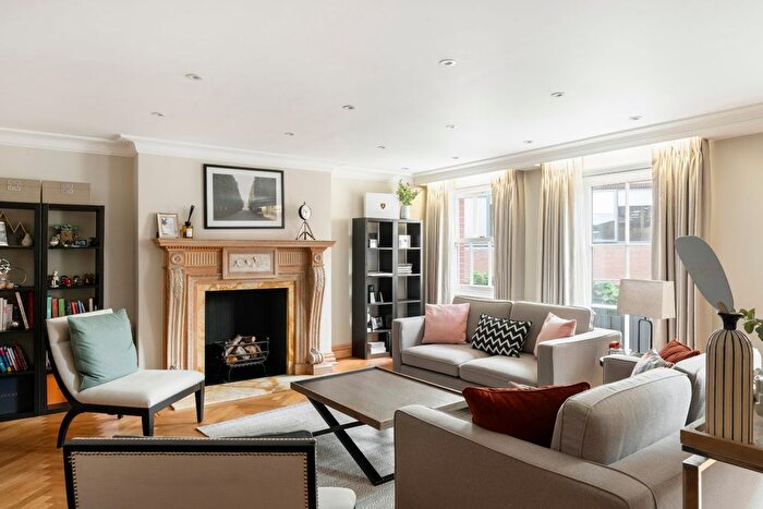 4 Bedroom Terraced House For Sale In Grosvenor Gardens Mews North, Belgravia, SW1W