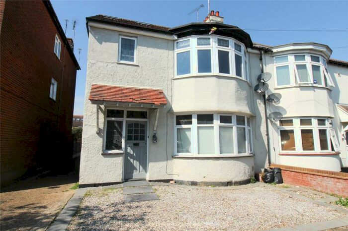 3 Bedroom Apartment To Rent In Chalkwell Park Drive, Leigh-On-Sea, Essex, SS9