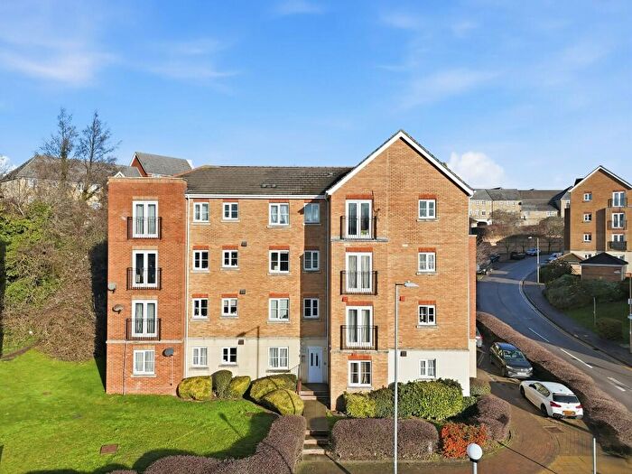 2 Bedroom Apartment For Sale In Coniston Avenue, Purfleet, RM19