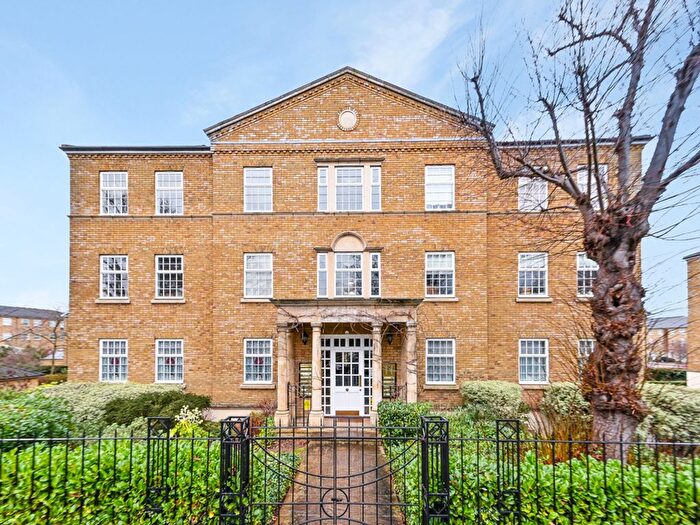 1 Bedroom Flat To Rent In Balaclava Road, Long Ditton, KT6