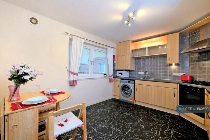 2 Bedroom Flat To Rent In Shaw Crescent, Aberdeen, AB25