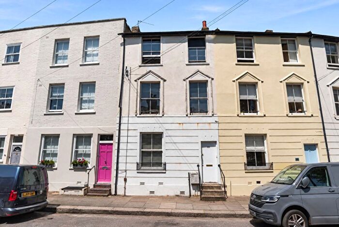 2 Bedroom Flat To Rent In Wick Road, Teddington, TW11