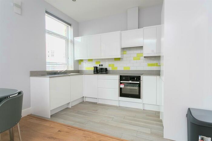 2 Bedroom Flat To Rent In Stoke Newington High Street, N16