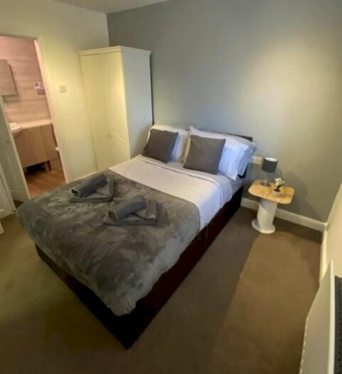 2 Bedroom Flat To Rent In Nevern Road, London, SW5