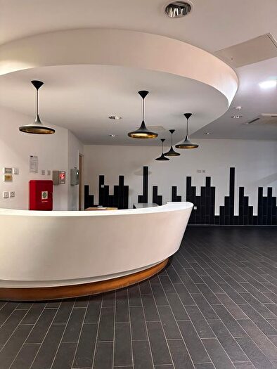 1 Bedroom Flat To Rent In Central Way, London, NW10