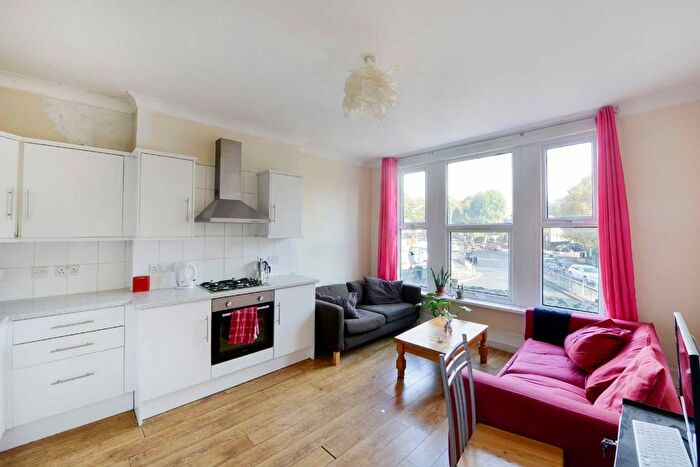2 Bedroom Flat To Rent In Brockley Road, London, SE4