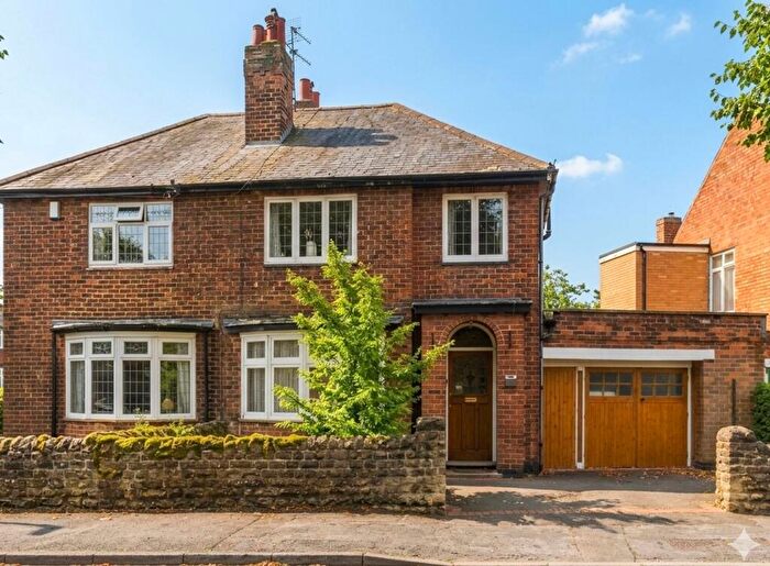 3 Bedroom Semi Detached House For Sale In Worcester Road, Woodthorpe, Nottingham, NG5