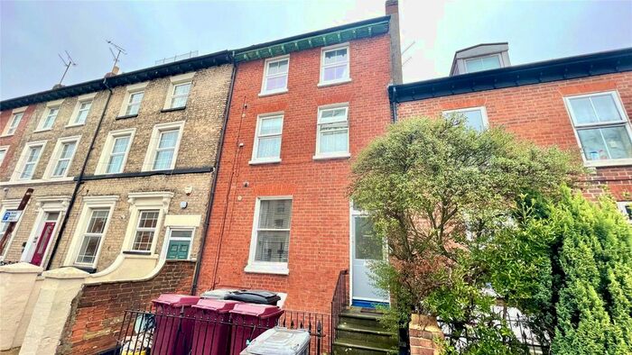 1 Bedroom Flat To Rent In Zinzan Street, Reading, Berkshire, RG1