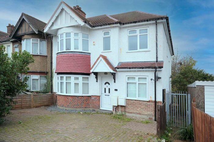 5 Bedroom End Of Terrace House To Rent In Chudleigh Way, Ruislip Manor, Ruislip HA4