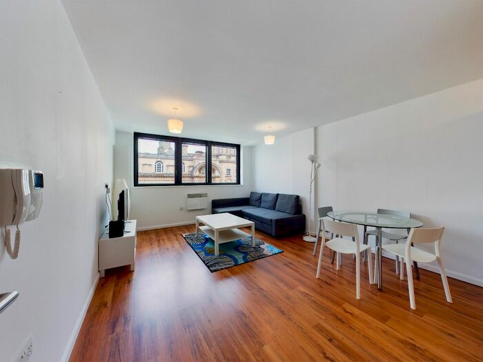 2 Bedroom Flat To Rent In Mann Island, City Centre, Liverpool, L3