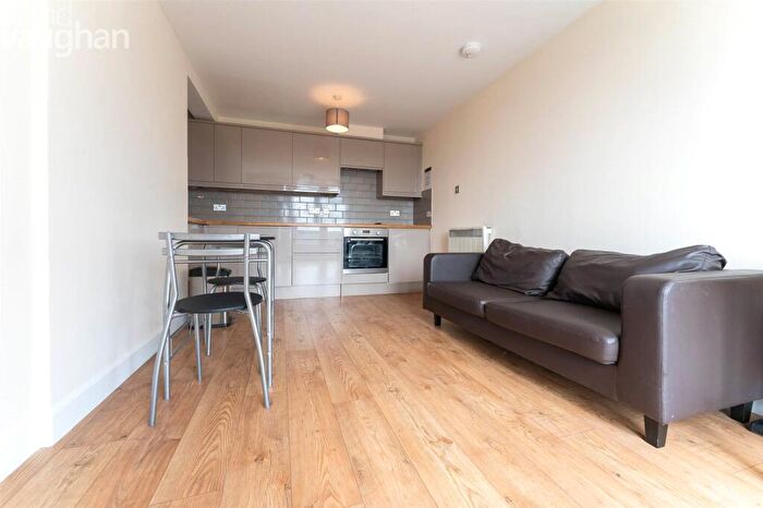 1 Bedroom Flat To Rent In Wolverstone Drive, Brighton, East Sussex, BN1
