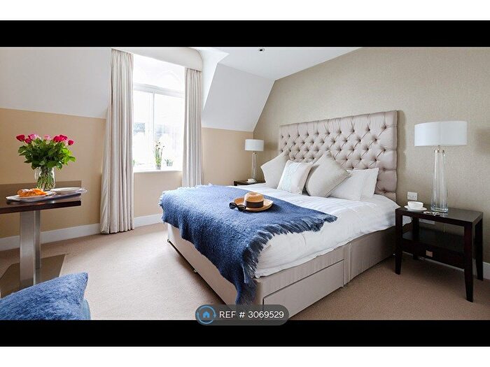 2 Bedroom Flat To Rent In London, London, NW1