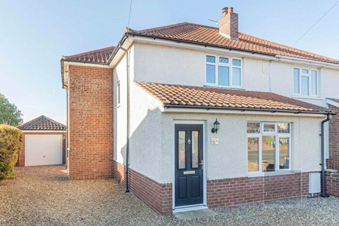 3 Bedroom Semi Detached House For Sale In Cromwell Road, Sprowston, NR7