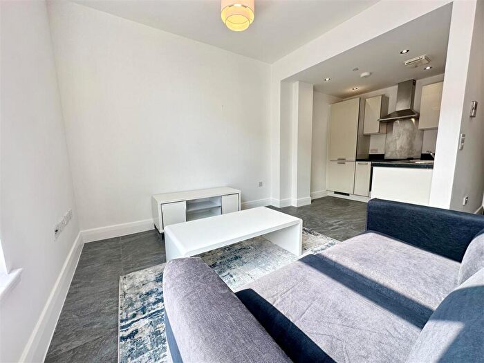 1 Bedroom Apartment To Rent In Empire House, Cardiff Bay, CF10