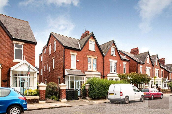 2 Bedroom Apartment To Rent In Lesbury Road, Heaton, Newcastle Upon Tyne, NE6