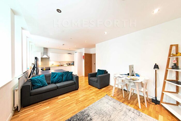 2 Bedroom Apartment To Rent In Emerald House, Lansdowne Road, Croydon, CR0