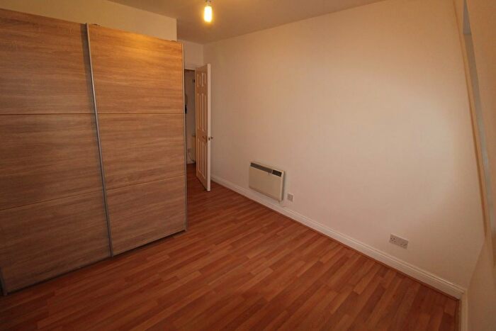 1 Bedroom Flat For Sale In Cleveland Grove, London, E1