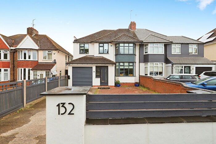 4 Bedroom Semi Detached House For Sale In Stourport Road, Kidderminster, DY11