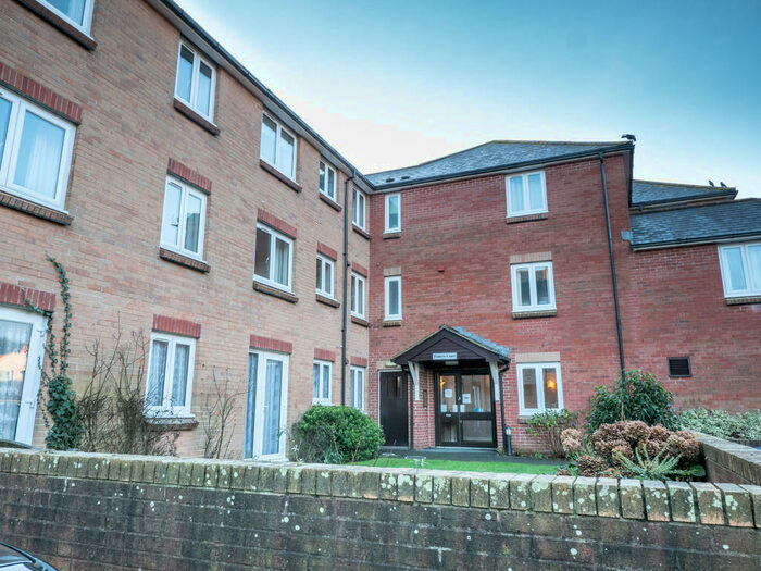 1 Bedroom Apartment To Rent In Vicarage Road, Bude, EX23